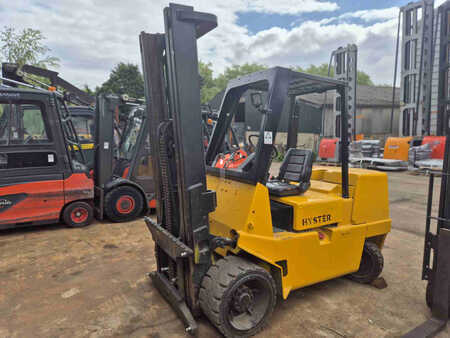 Nestekaasutrukki 1989  Hyster S4.50XL (1)