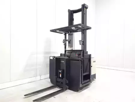 Vertikální vychystávací vozík 2011  Crown SP3522-1.0 (2)