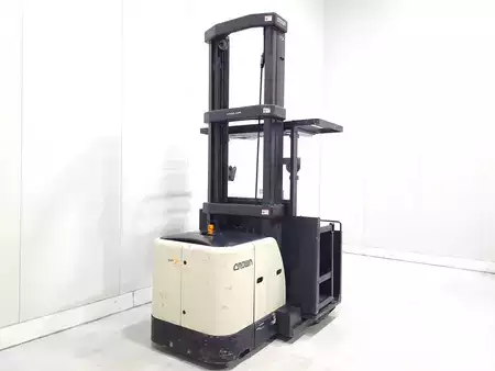 Vertikální vychystávací vozík 2011  Crown SP3522-1.0 (5)