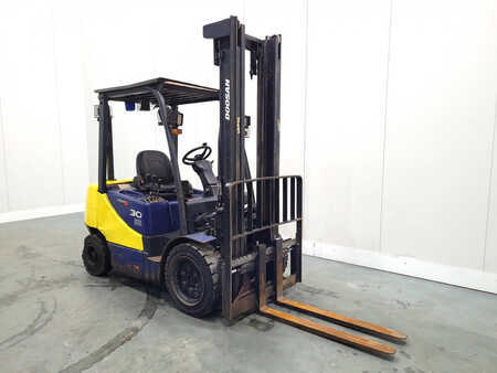 Diesel Forklifts 2016  Doosan D30S-5 (2)