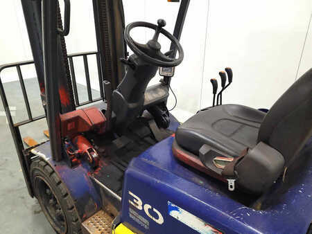 Diesel Forklifts 2016  Doosan D30S-5 (3)