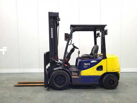 Diesel Forklifts 2016  Doosan D30S-5 (7)