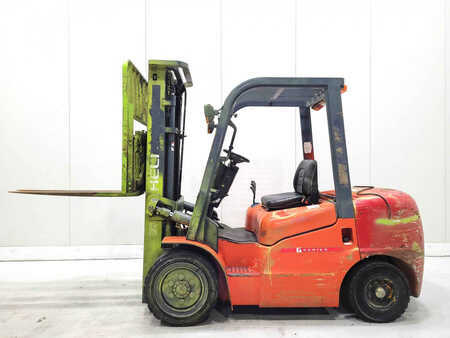 Dieselstapler - Heli FD35G (1)