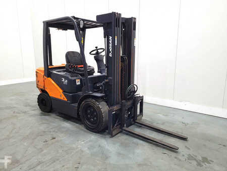 Doosan D33S-7Y