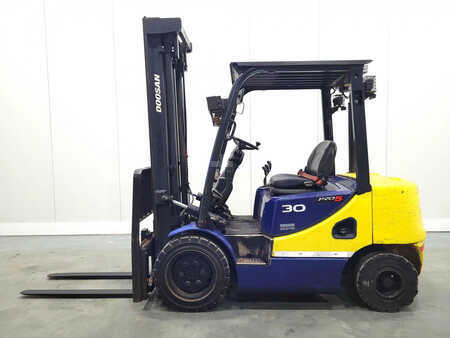 Diesel Forklifts 2016  Doosan D30S-5 (7)