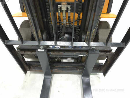 Dieselstapler 1998  Samsung SF25D (4)