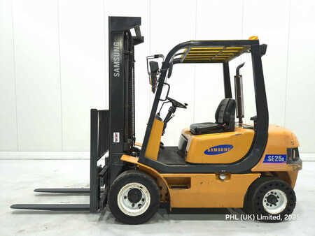 Dieselstapler 1998  Samsung SF25D (7)