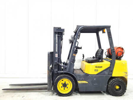 Wózki gazowe 2006  Doosan GP30-3 (7)