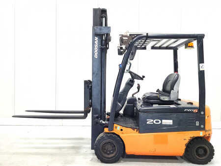 Elektromos 4 kerekű 2010  Doosan B20X-5 (1)