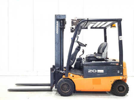 Elektromos 4 kerekű 2010  Doosan B20X-5 (7)