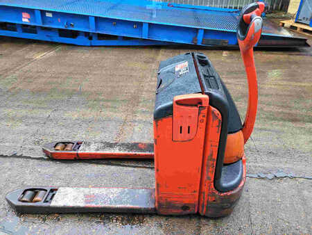 Lavansiirtovaunu 2005  Linde T20 (5)