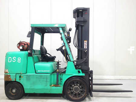 Treibgasstapler 2019  Mitsubishi FGC70K (1)