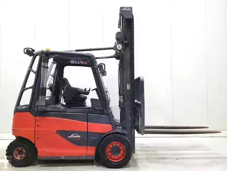 Elektromos 4 kerekű 2013  Linde E40H-01/600 (1)