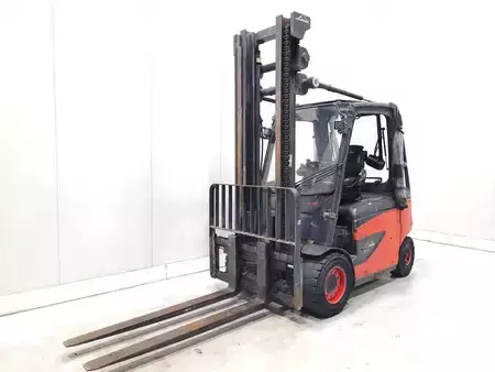 Elektromos 4 kerekű 2013  Linde E40H-01/600 (2)