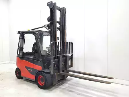 Elektromos 4 kerekű 2013  Linde E40H-01/600 (4)