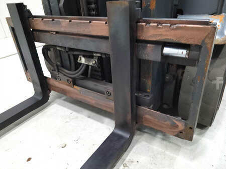 Sähkö - 4 pyör 2016  Linde E16P-02 (3)