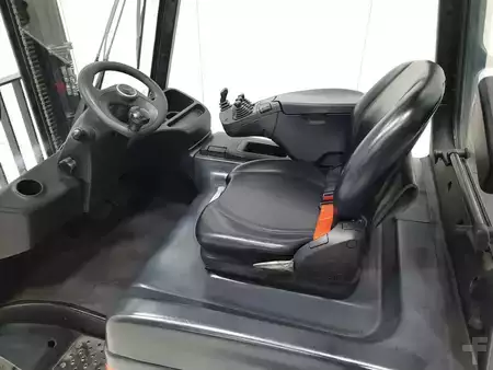 Elektryczne 4-kołowe 2017  Linde E25-01 RENTAL (3)