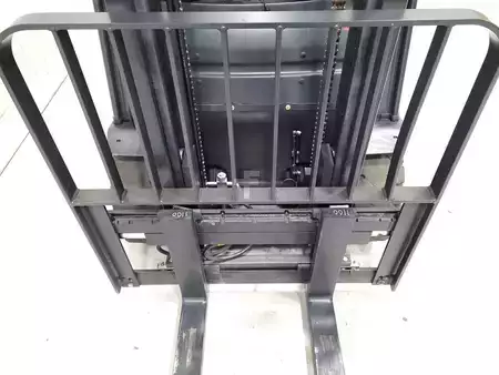 Elektryczne 4-kołowe 2017  Linde E25-01 RENTAL (4)