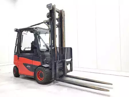 Elektromos 4 kerekű 2018  Linde E40H-01/600 (4)