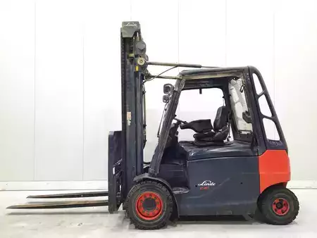 Elektromos 4 kerekű 2018  Linde E40H-01/600 (7)