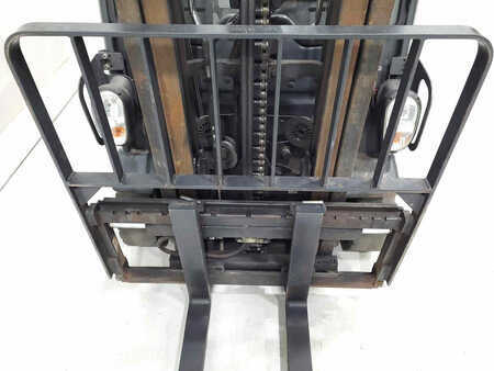 Sähkö - 3 pyör 2018  Linde E16C-02 (4)