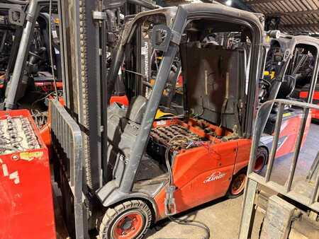 Sähkö - 4 pyör 2012  Linde E16P NON RUNNER (2)