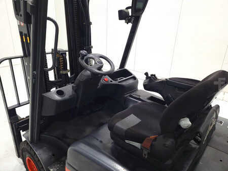 El truck - 4 hjulet 2014  Linde E30L-01 387 (3)