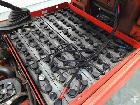4-wiel elektrische heftrucks 2011  Linde E30-03 336 (6)