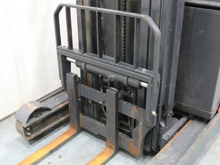Reach Trucks 2015  Linde R14-01 1120 (4)