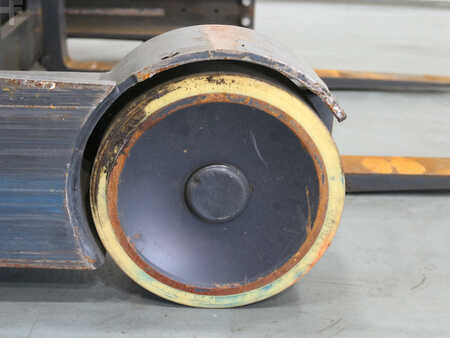 Reach Trucks 2015  Linde R14-01 1120 (6)