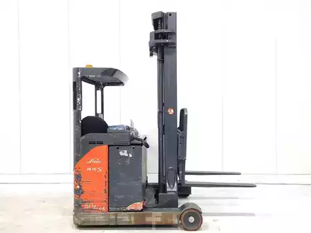 Retráctil 2010  Linde R16SHD-12 (1)