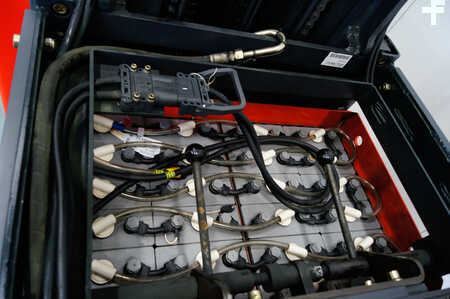 Függőleges komissiózó 2009  Linde V12 (6)