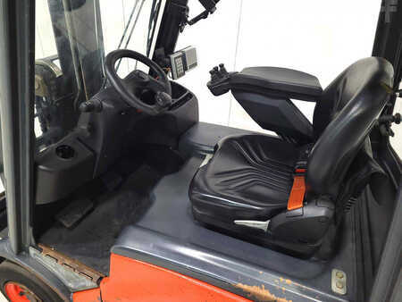 3-wiel elektrische heftrucks 2012  Linde E16C-01 (3)