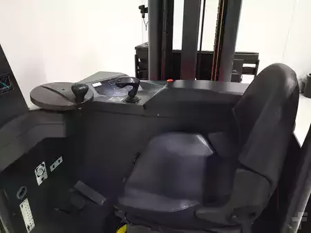 VZV pro práci v úzk.uličkách-retrakt 1997  Linde A13 (3)