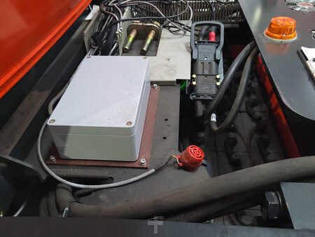 Schmalgangstapler 2017  Linde K10 (6)