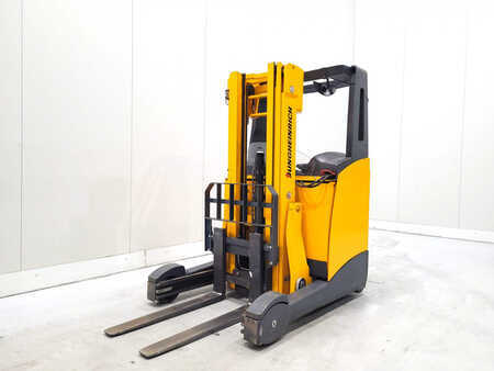 Skyvemast 2011  Jungheinrich ETV114 (2)