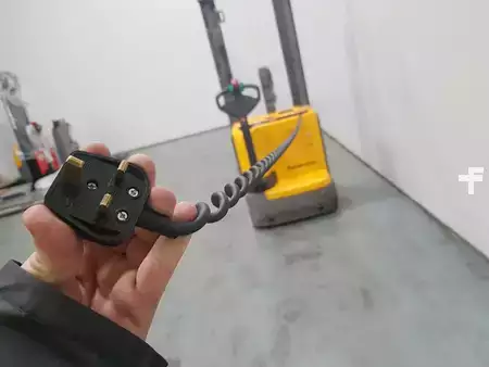 Stacker stå på 2018  Jungheinrich EJC 214 RENTAL (3)