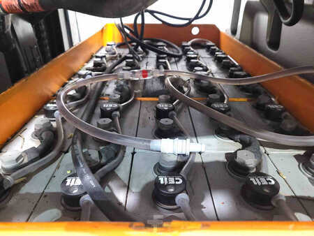 Keskenyfolyosós targonca 2012  Still MX-X TE (6)