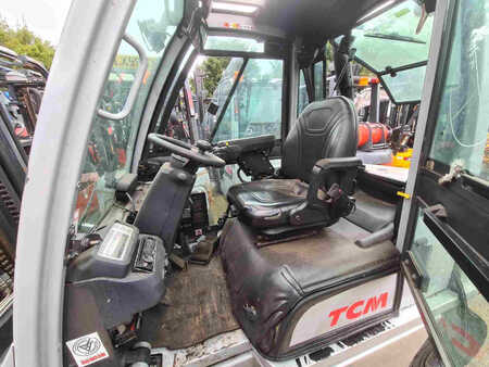 Wózki widłowe diesel 2016  TCM YG1D2A30H (6)