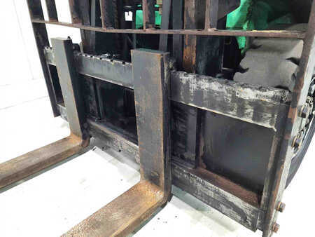 Diesel gaffeltruck 2008  Mitsubishi FD40K (4)