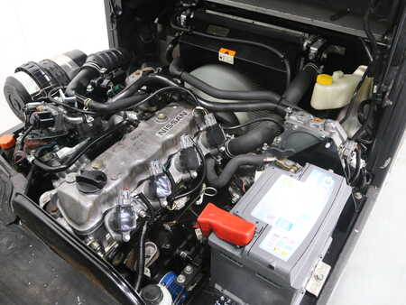 LPG heftrucks 2010  Nissan P1D1A15Q (3)