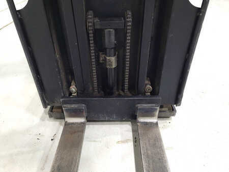 Vertikal-Kommissionierer 2017  CAT Lift Trucks NOL10NF (4)