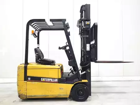 Elektromos 3 kerekű 2003  CAT Lift Trucks EP18KT (1)
