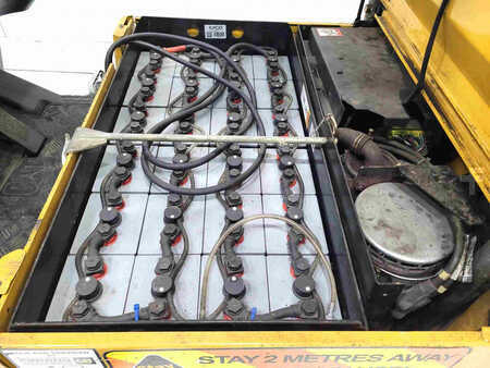 Chariots électriques à 3 roues 2002  CAT Lift Trucks EP16KT (6)