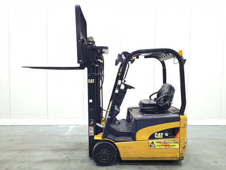 Chariot 3 roues électrique 2007  CAT Lift Trucks EP16NT-48E (1)