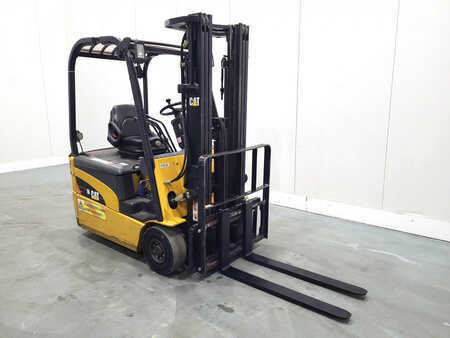 Chariot 3 roues électrique 2007  CAT Lift Trucks EP16NT-48E (2)