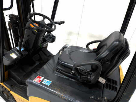 Chariots électriques à 3 roues 2007  CAT Lift Trucks  EP16NT (3)