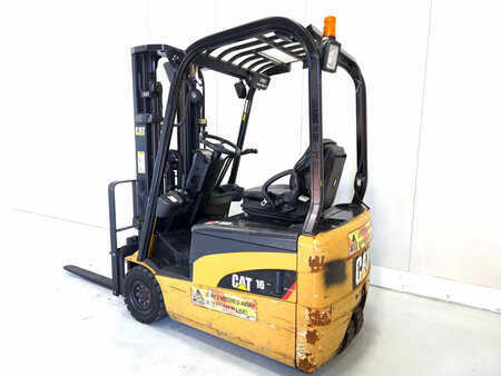 Chariots électriques à 3 roues 2007  CAT Lift Trucks  EP16NT (5)