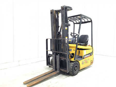 Elektryczne 3-kołowe 2003  CAT Lift Trucks EP15KRT (2)