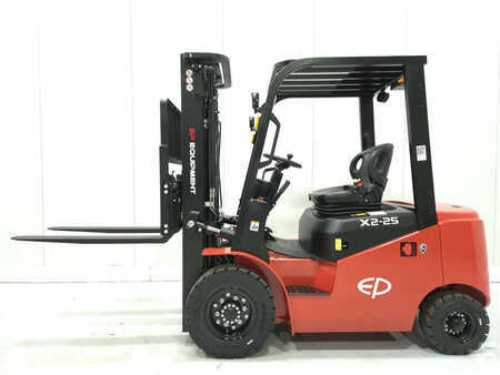 Electric - 4 wheels 2025  EP Equipment EFL252X2 NC150 (1)